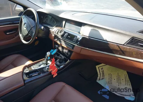 2013 BMW 528I xDrive z USA, uszkodzony, nr VIN WBAXH5C50DD112627